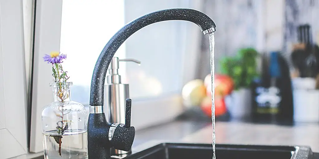 How to Tighten a Single Handle Kitchen Faucet & Maintenance Tips