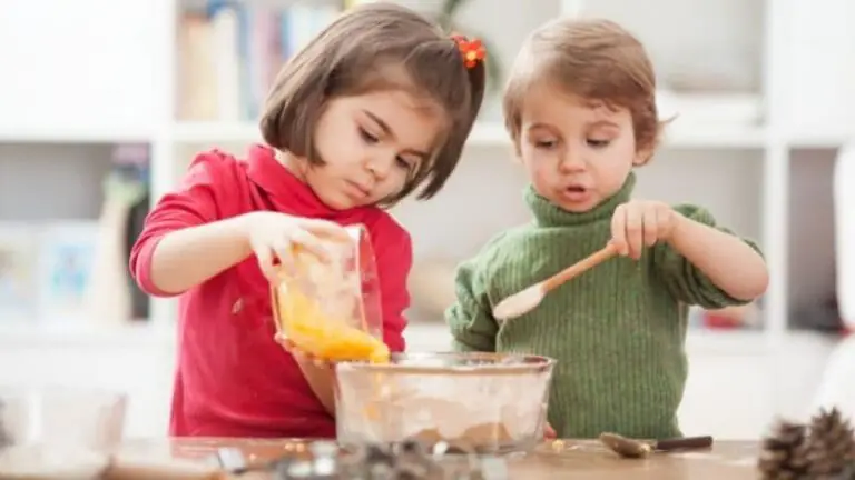 Ways to Include Your Kids in Family Cooking Duties