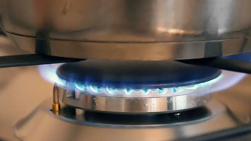 How to Use a Heat Diffuser on a Gas Stove
